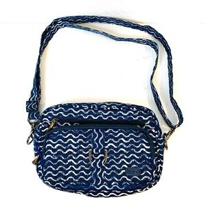 Lug Carousel Blue Waves Crossbody Fanny Pack Bag RFID NWOT Cruise Travel Vacay